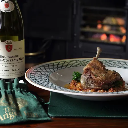 Han/Misafirhane The Angel Skipton