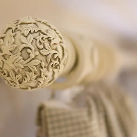 The Angel Han/Misafirhane